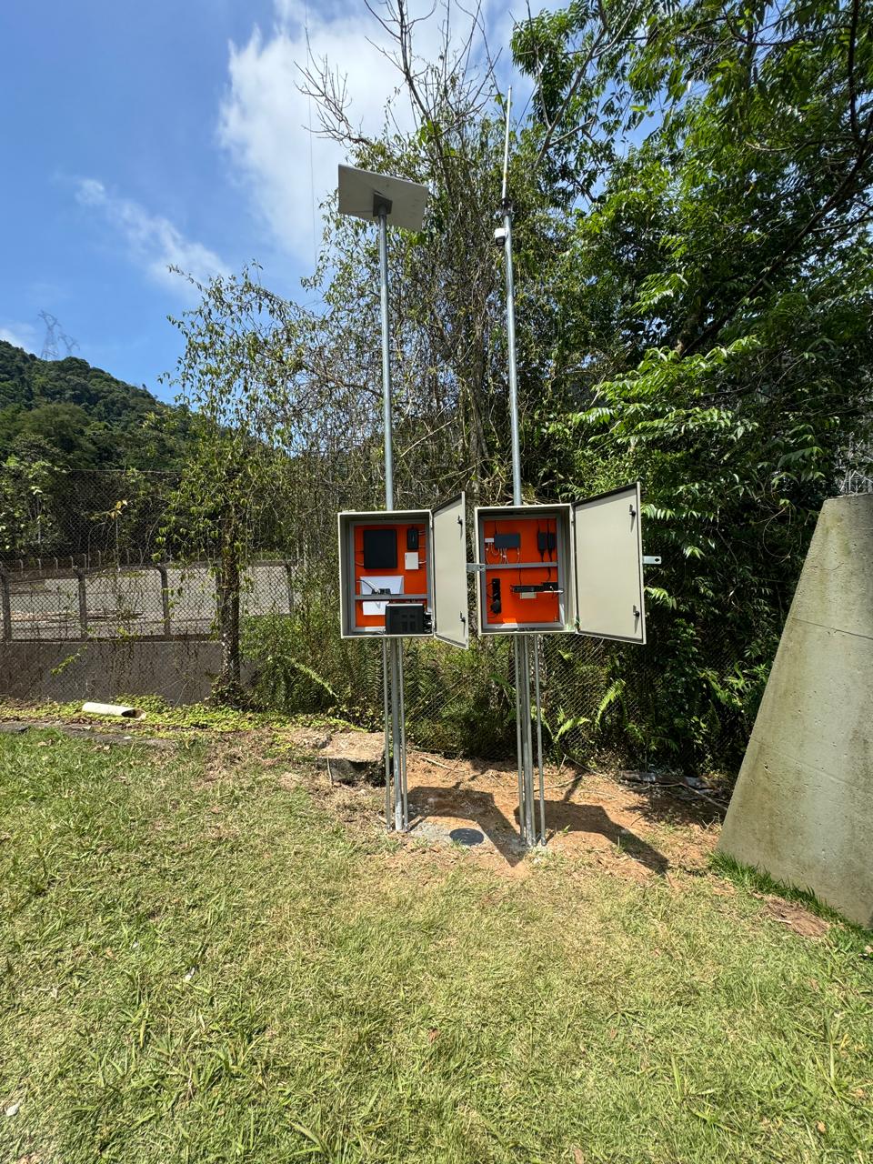 SmartBox aberta com componentes internos